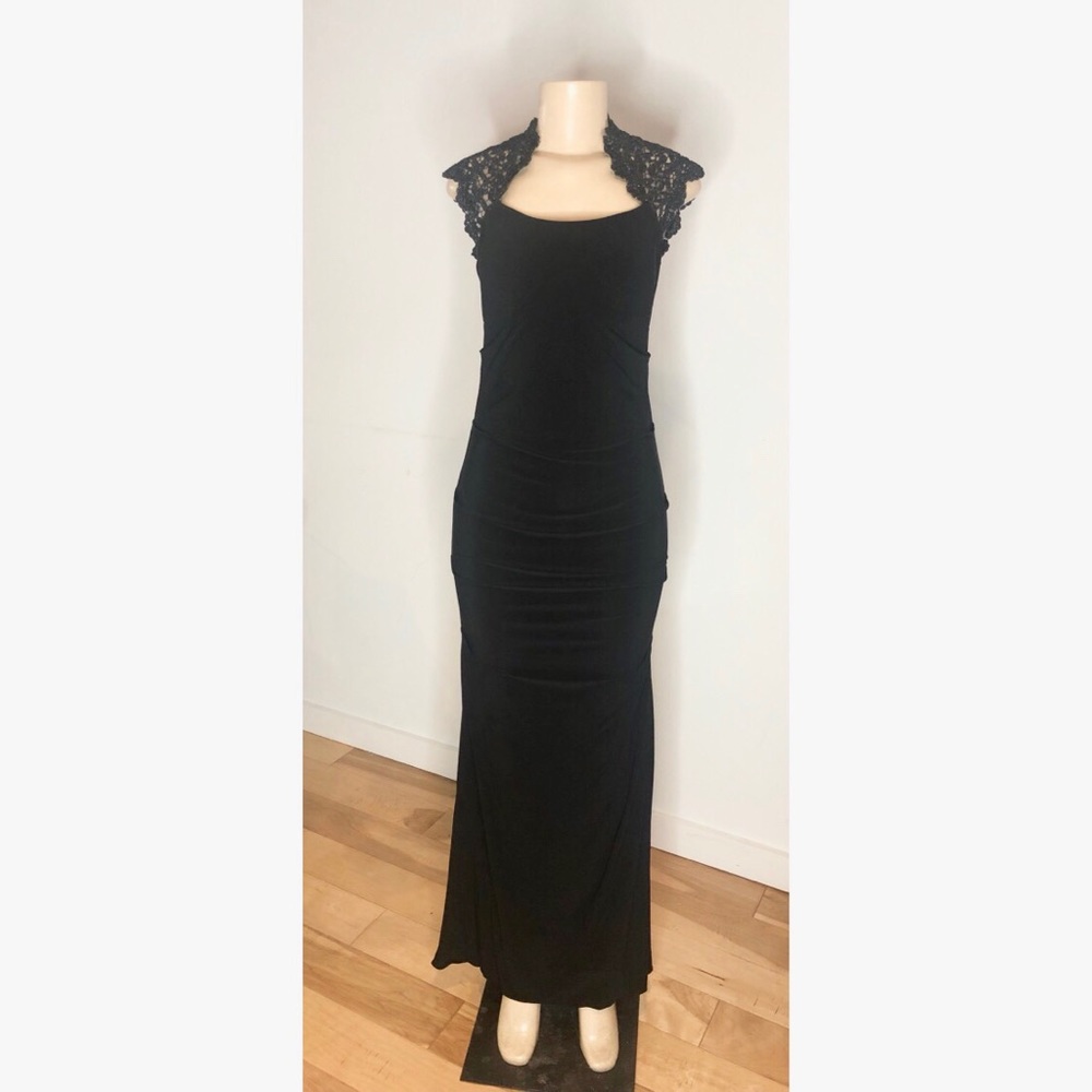 Gown - Picture 2 of 7